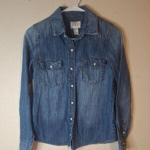 Forever 21 Blue Denim Button-Up Snap Shirt size small